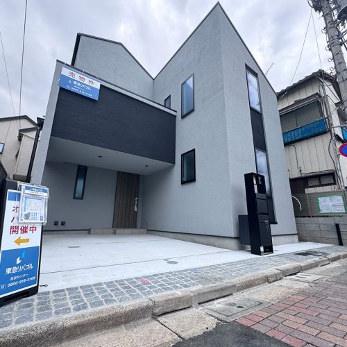 <span class="title">2024-6-19　　新宿区西落合3丁目現場-新築1棟外構工事をアップしました。</span>